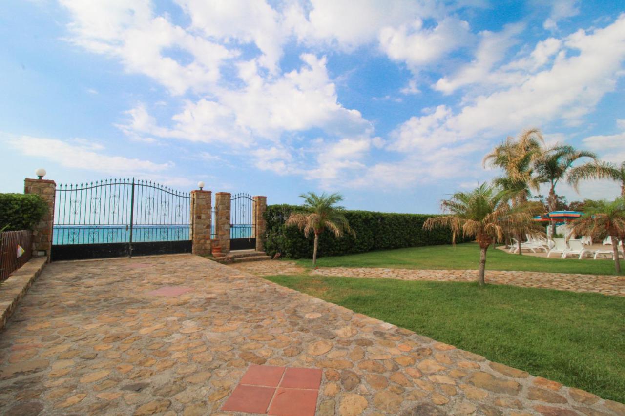 Il Geranio - Resort & Suites Acquedolci Εξωτερικό φωτογραφία